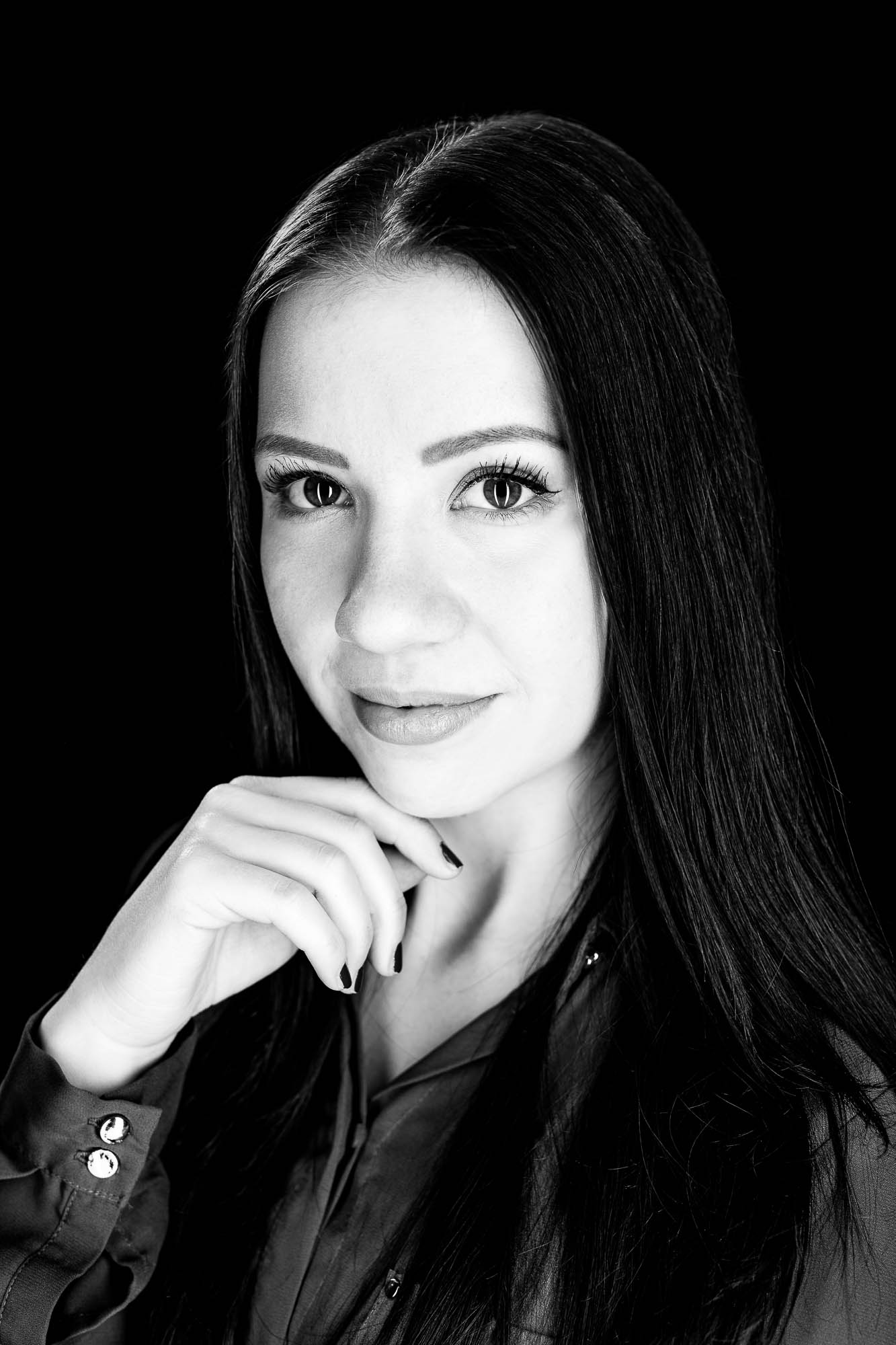 Export x3 Headshot  06592 Dez 01 2019 Bearbeitet Headshots 2019  Miro Nicole Nadine